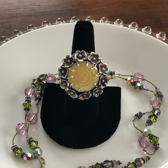 Ring - Picture 3 of 6